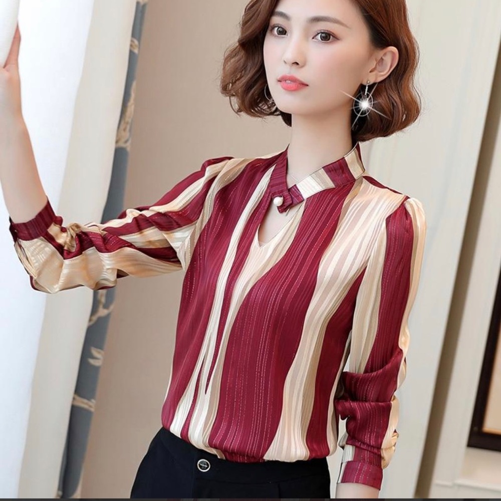 AHC Wei Fashion- blouse, maroon/tan w/unique design, light w/cute button accent